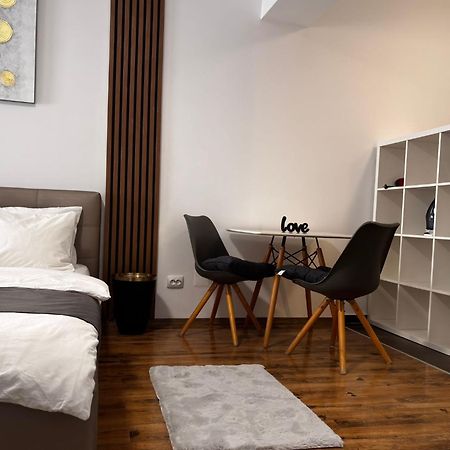 Central Studio Bucharest Bucureşti Ngoại thất bức ảnh