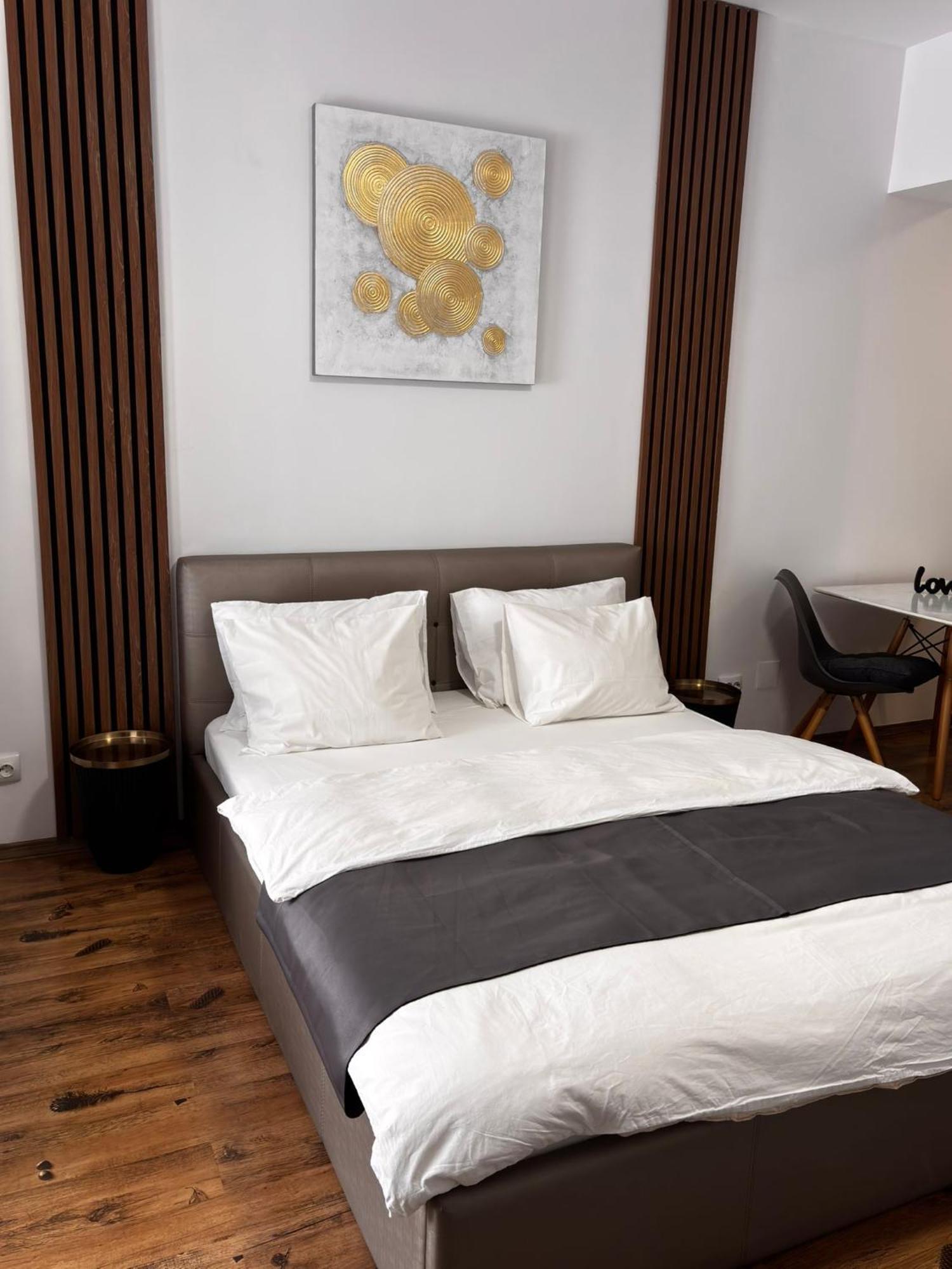 Central Studio Bucharest Bucureşti Ngoại thất bức ảnh