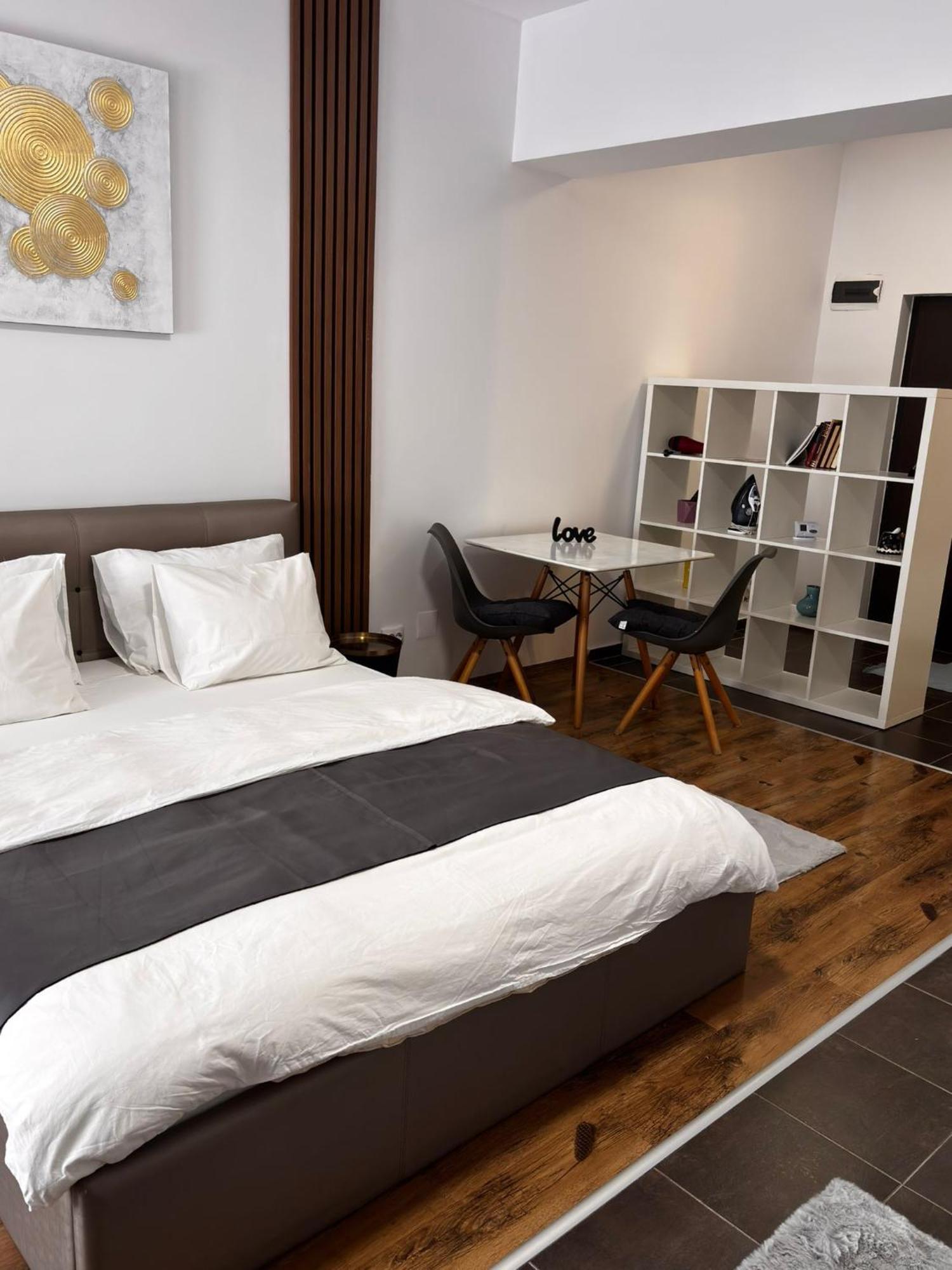 Central Studio Bucharest Bucureşti Ngoại thất bức ảnh