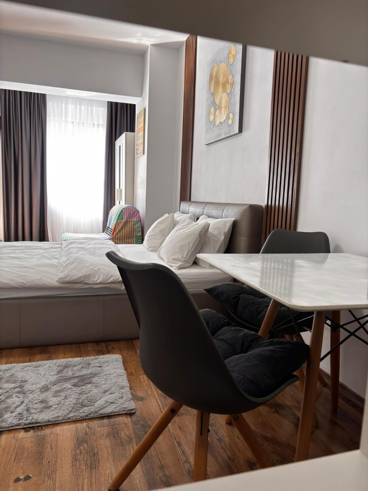 Central Studio Bucharest Bucureşti Ngoại thất bức ảnh