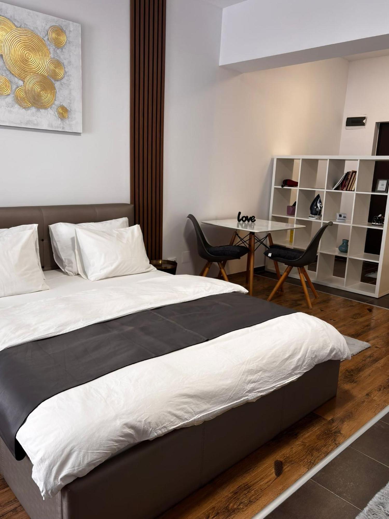 Central Studio Bucharest Bucureşti Ngoại thất bức ảnh