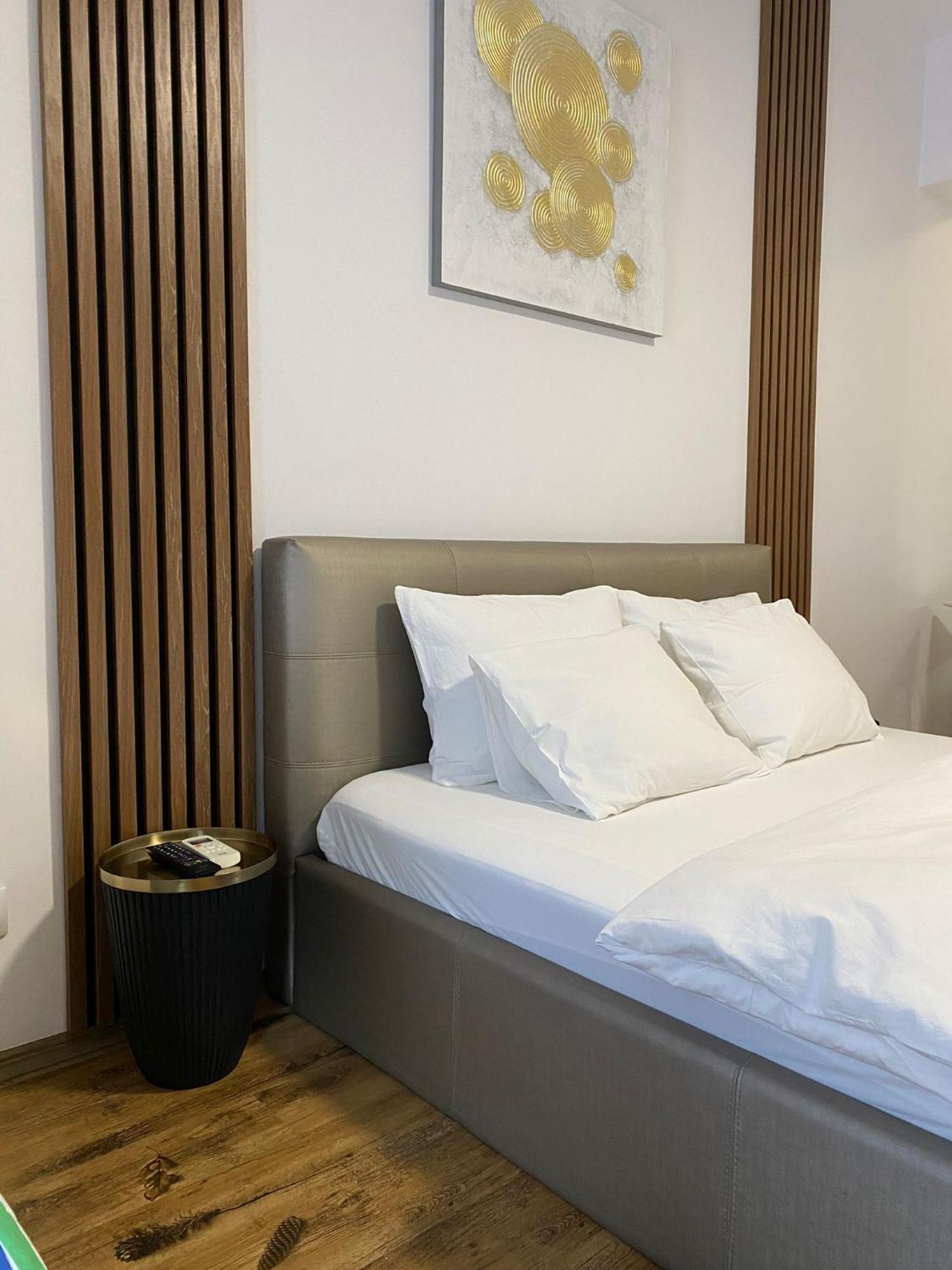 Central Studio Bucharest Bucureşti Ngoại thất bức ảnh